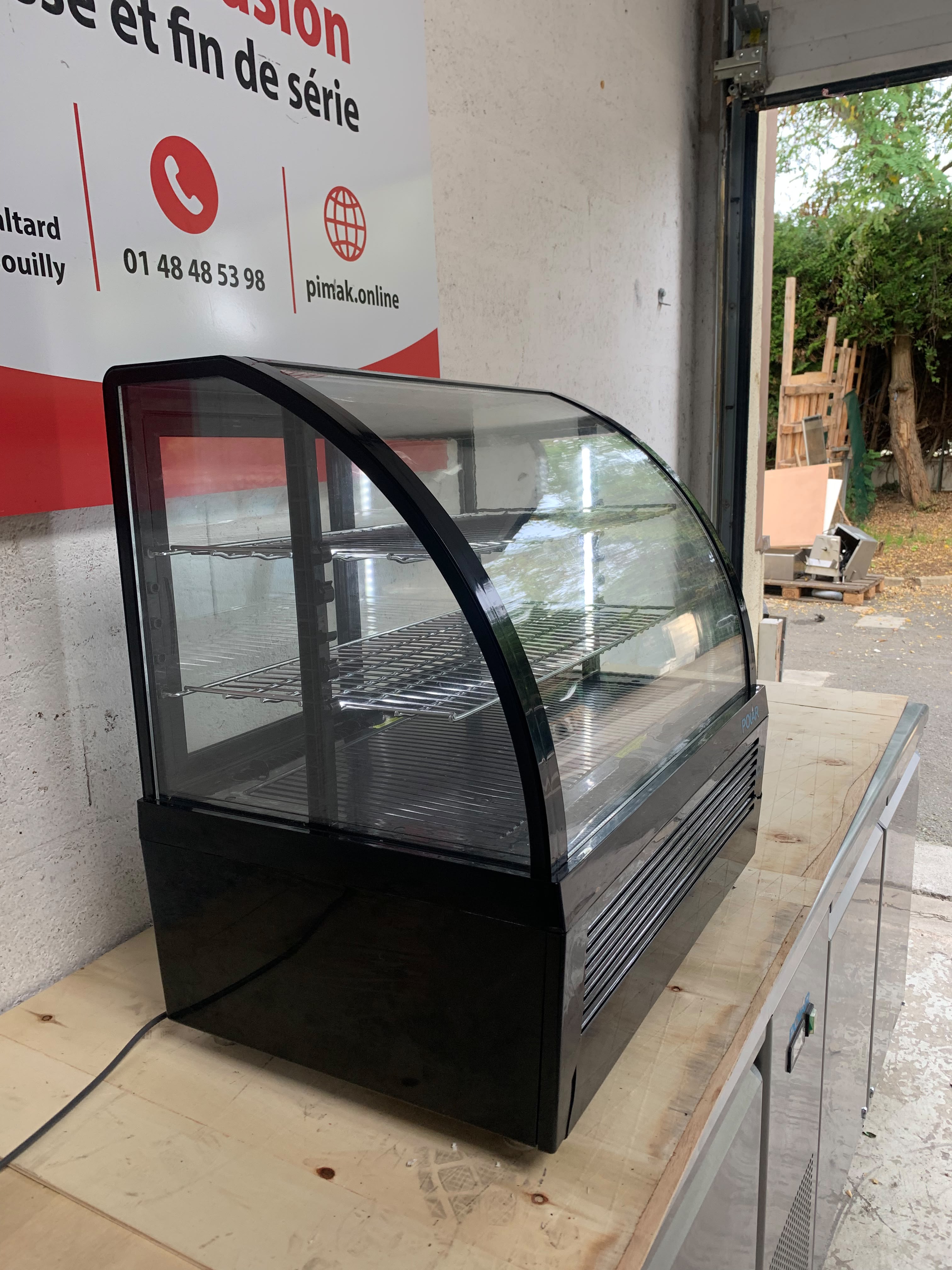 OCCAS1:Vitrine réfrigérée de comptoir Polar série C noire 100L CU636