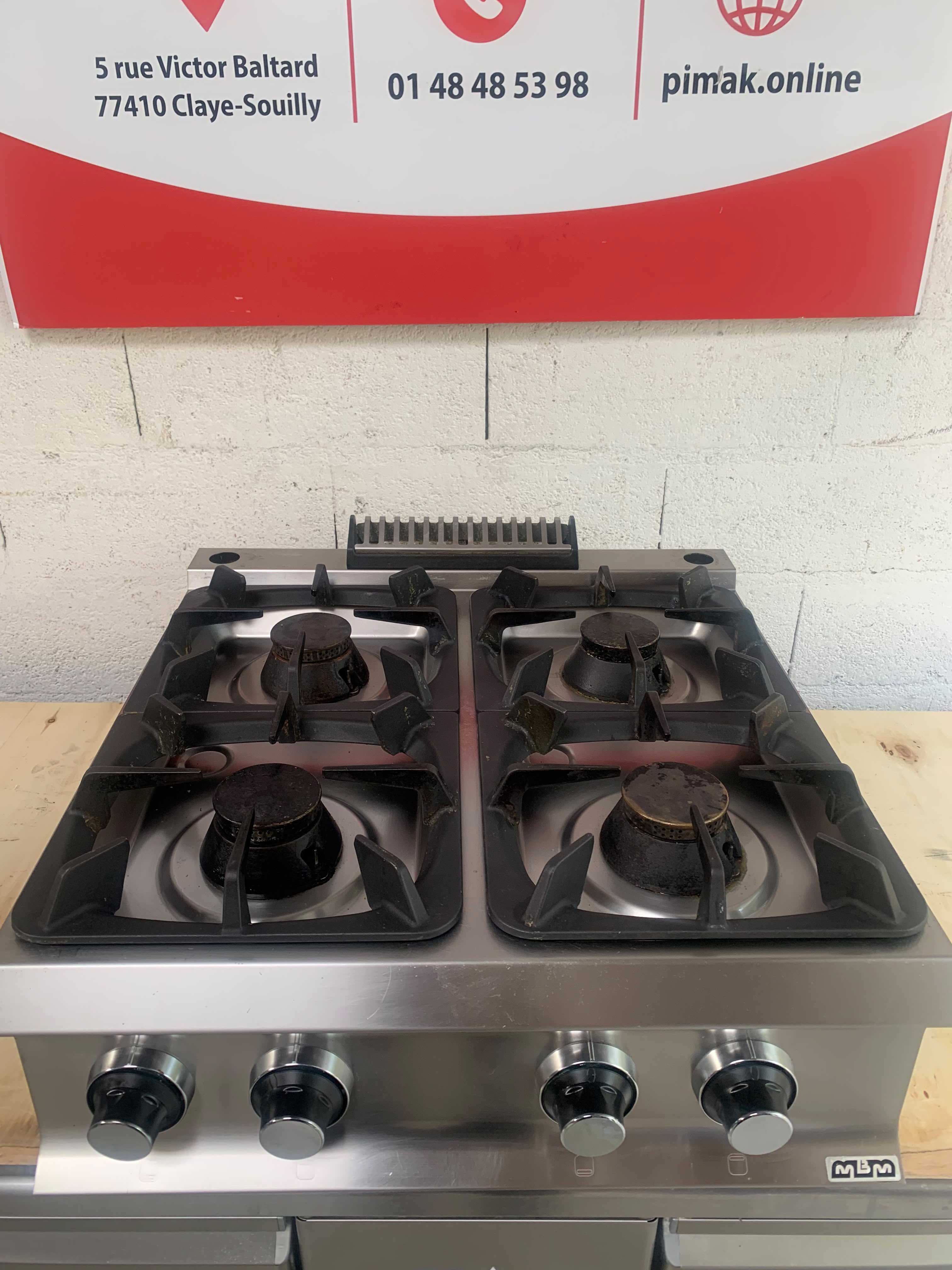 OCCAS2:Plan de cuisson à gaz 4 feux mbm fb77txl domina pro 700