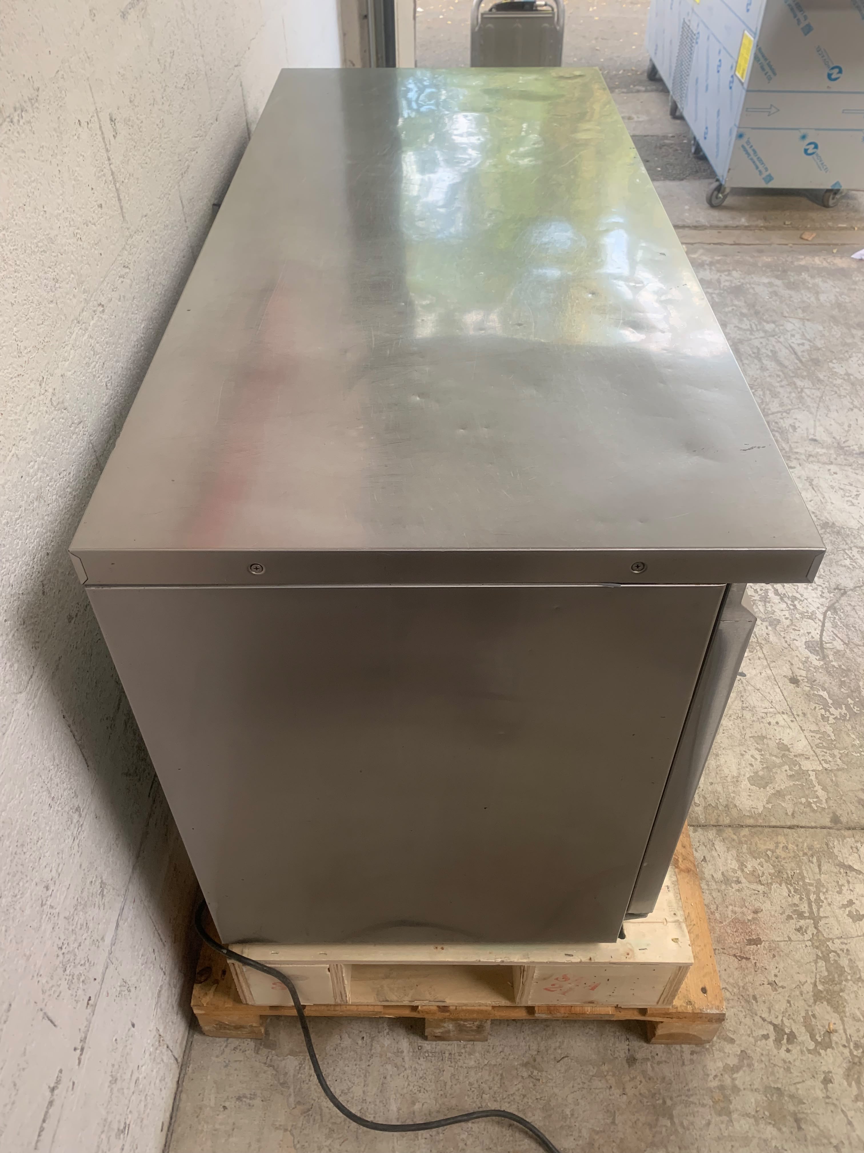 OCCAS3:Table réfrigérée 2 portes 228L Polar Série U G377