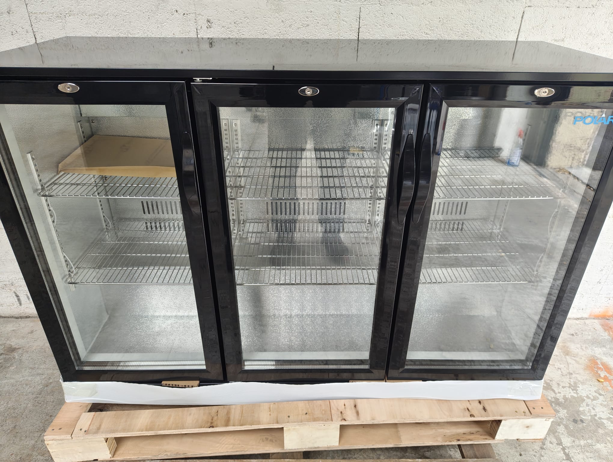 OCCAS13:Arrière-bar trois portes pivotantes Polar Série G noir 330L GL004