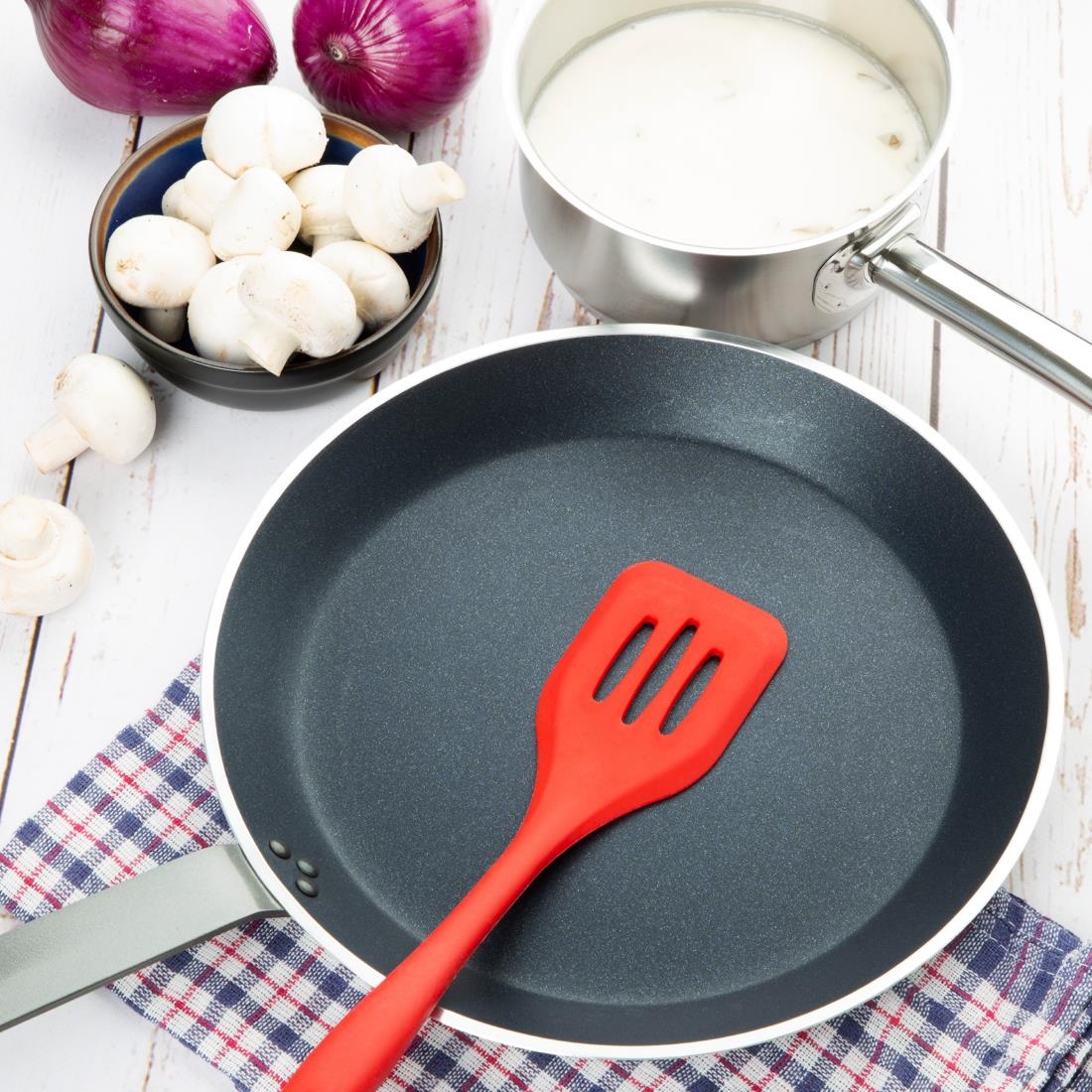 Poêle à crêpes antiadhésive Vogue teflon platinum plus 300mm CN940