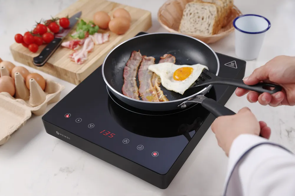Plaque de cuisson à induction 2000W Kitchen Line, HENDI, Kitchen Line, 230V/2000W, 297x411x(H)57mm